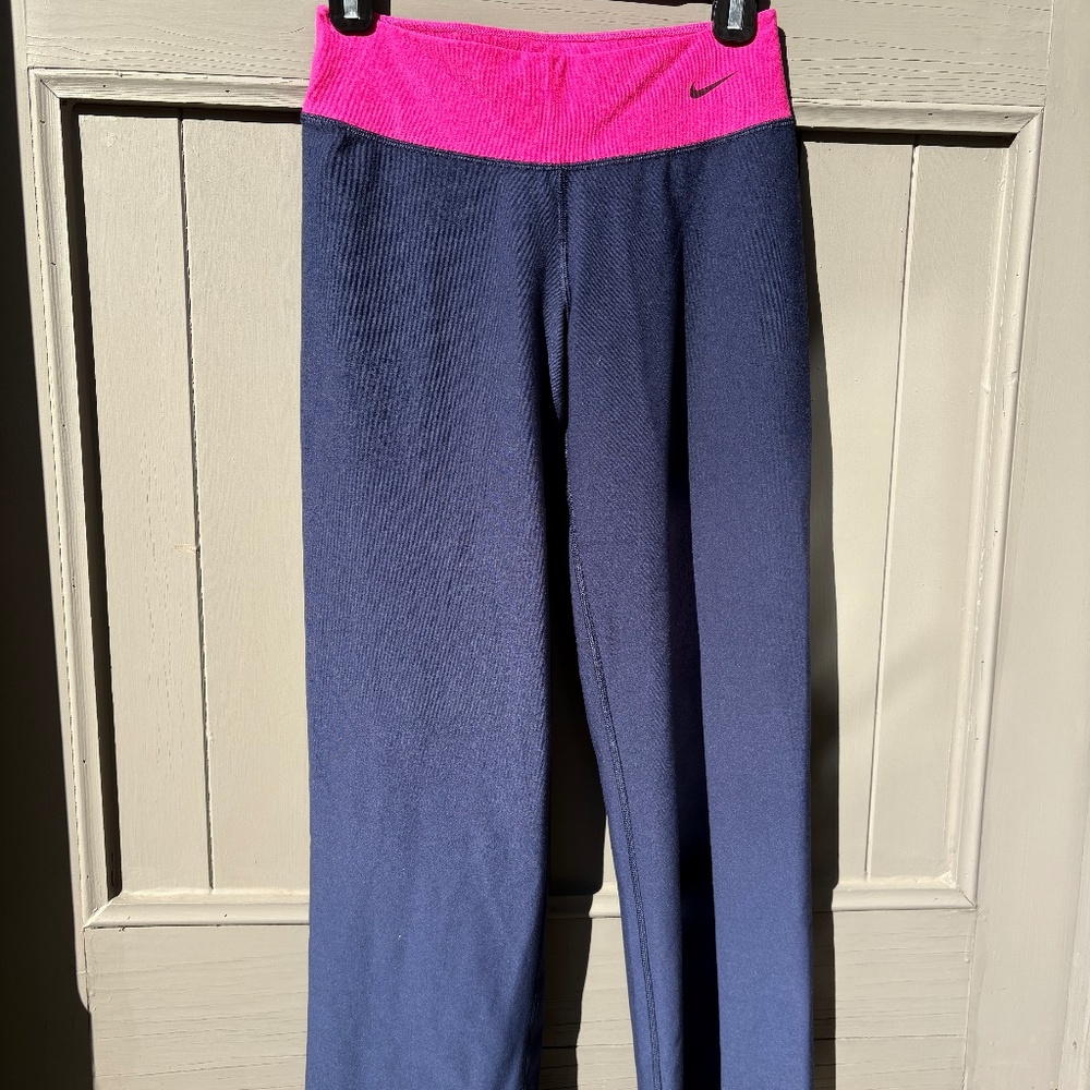 Nike Legend Regular Fit athletic pants navy pink Medium